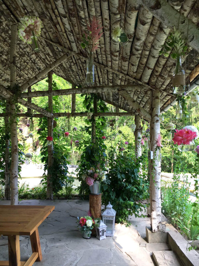 maison dadoo nunta hadar chalet hambar decor floral
